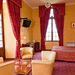 Chateau De Maulmont Отель