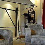Отель Chateau De Maulmont
