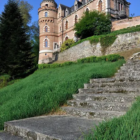 Chateau De Maulmont 3*