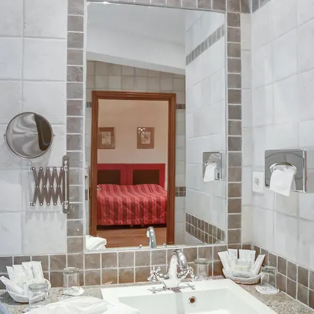 Château De Maulmont 3*