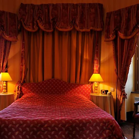 Chateau De Maulmont Отель 3*