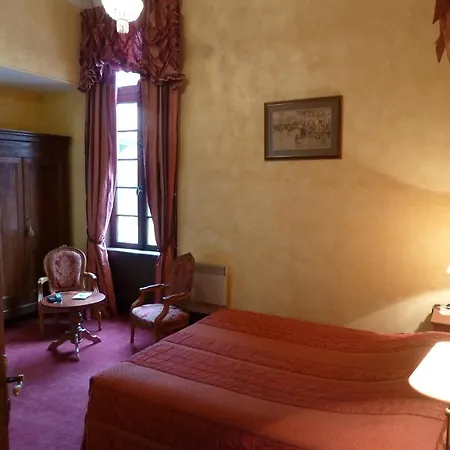 Chateau De Maulmont Отель Сен-Прьест-Брамефан