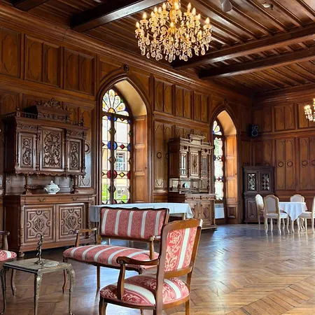 Chateau De Maulmont Hotel 3*