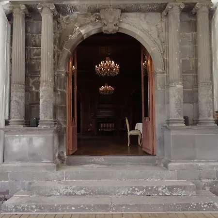 Château De Maulmont