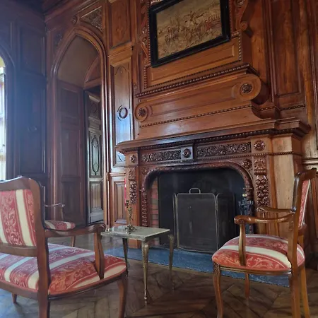 Château De Maulmont Hotel