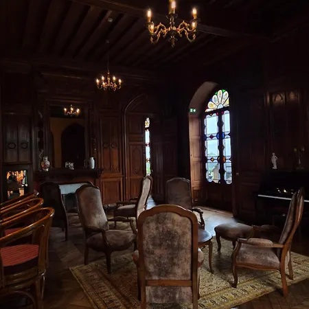 Château De Maulmont 3* Saint-Priest-Bramefant