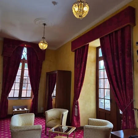 Château De Maulmont 3* Saint-Priest-Bramefant