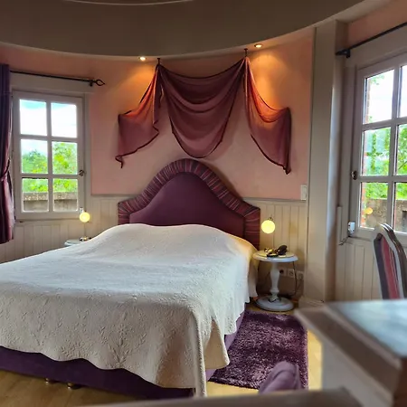 Hotel Château De Maulmont Saint-Priest-Bramefant