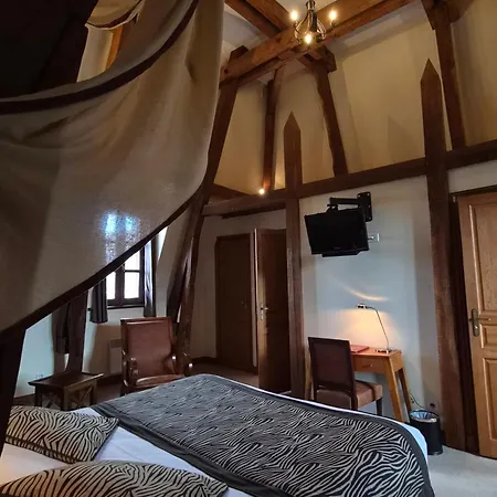 Hotel Château De Maulmont 3*