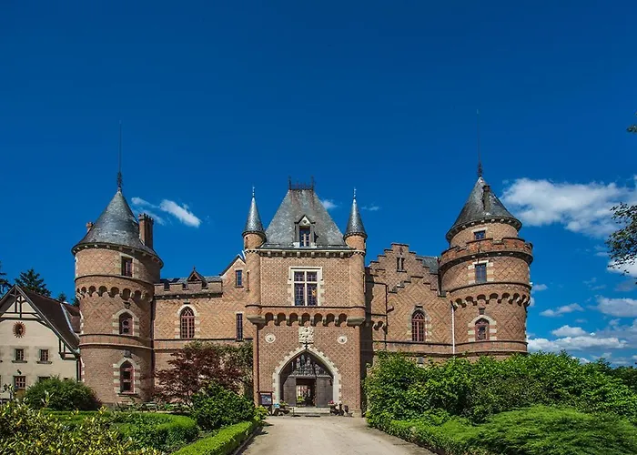 Отель Chateau De Maulmont