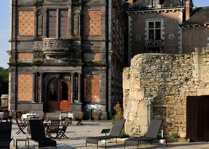 Chateau De Maulmont Отель 3*