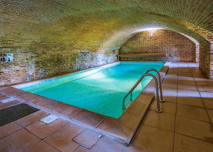 Chateau De Maulmont 3* Сен-Прьест-Брамефан