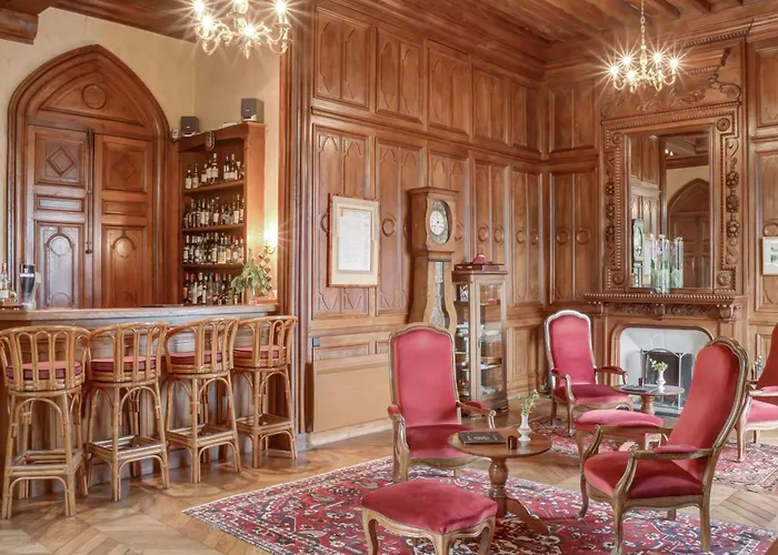 Chateau De Maulmont Отель Сен-Прьест-Брамефан