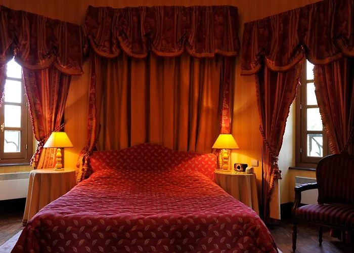 Chateau De Maulmont Отель 3*