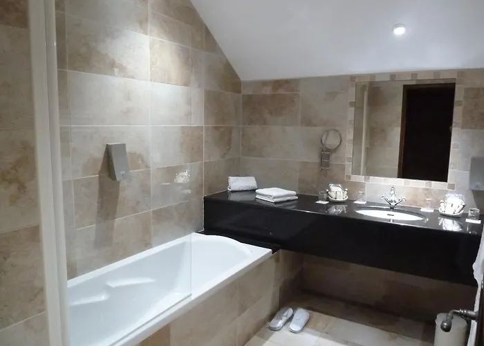 Chateau De Maulmont 3*