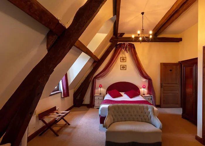 Chateau De Maulmont 3*