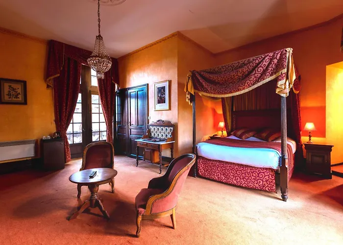 Chateau De Maulmont Сен-Прьест-Брамефан